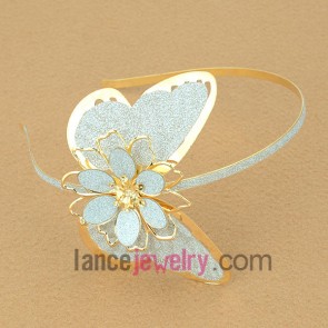 Special hair band with iron decorated flower and wings model with  pearl powder