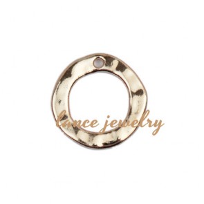 Zinc alloy pendant,a 1.28g pendant with edge and a hole