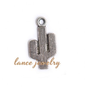 Zinc alloy pendant,a 1.34g cactus shaped pendant with many lines printing