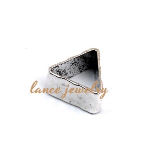 Zinc alloy pendant, a triangle shaped pendant, 22mm bottom and 13mm height