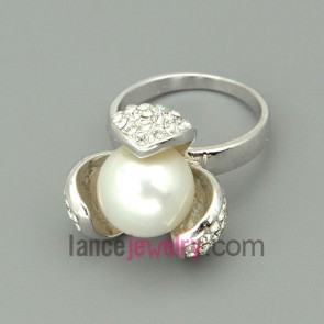 Beautiful flower bud model with rhinestone and bud alloy rings