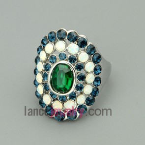 Striking alloy rings with green color and mix color rhinestone beads