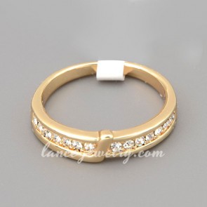 Lovely ring with many shiny transparent rhinestone decorated