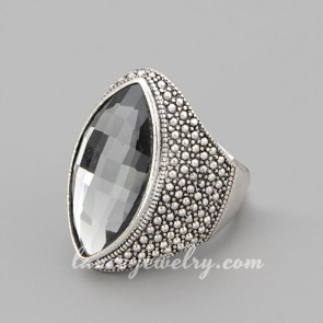 Cool ring with big size crystal decorated 