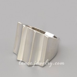 Nice ring with silver zinc alloy in the special shape