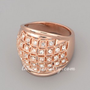Gorgeous ring with many shiny rhinestone 