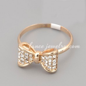 Romantic ring with many shiny rhinestone in the cute bowknot shape