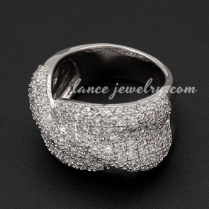 Elegant alloy ring decorated with platinum plating