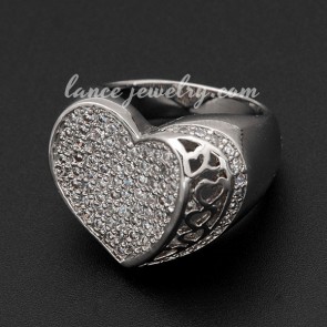 Classic heart-shaped alloy ring
