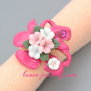 Many small size flower model decorated ring 