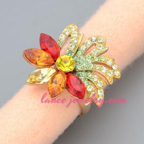 Charming ring with multicolor rhinestone & crystal decoration