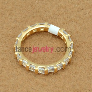 Special circle shape ring decorated with cubic zirconia