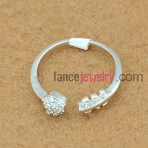 Fashion brass ring with special shape decoration