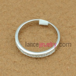 Elegant cubic zirconia ring decorated with platinum plating