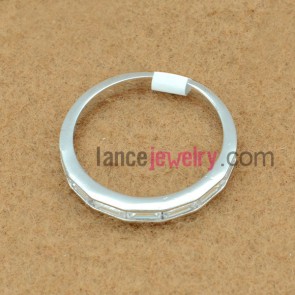 Creative brass ring with circle shape