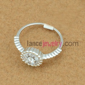 Attractive flower shape decorated the ring 