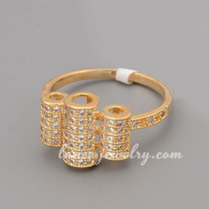 Personality ring with shiny cubic zirconia in the special shape