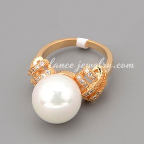 Nice ring with big size ABS bead & cubic zirconia decorated