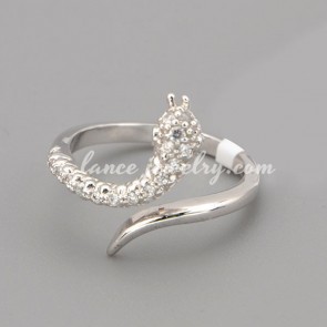 Special ring with many shiny cubic zirconia in the cute bug shape 