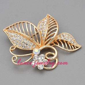 Unique leaves model brooch with rhinestone decoration