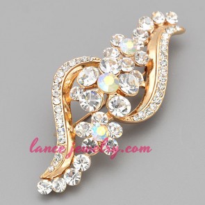 Sweet flower model brooch decorated with rhinestone beads