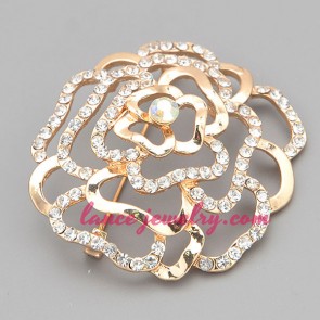 Unique pierced rose design brooch with rhinestone beads deocrated