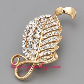 Unique leaf design brooch with rhinestone beads decorated