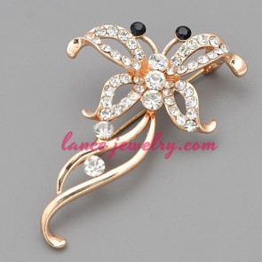 Lovely butterfly design brooch with rhinestone beads