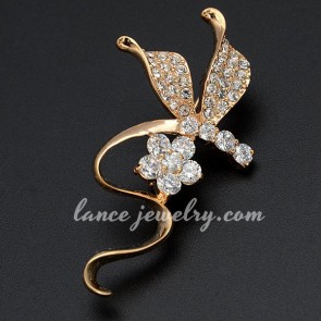 Elegant flower shape brooch with rhinestone decoration  