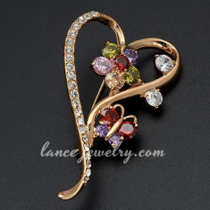 Creative butterfly & flower model decorated the alloy brooch