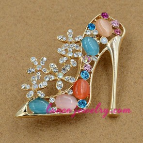 Fashion high heel shoes model brooch