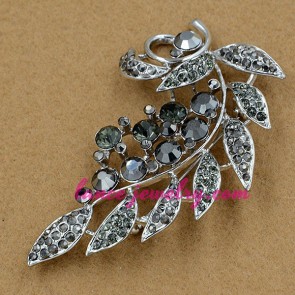 Fashion dark grey color  rhinestone beads decoration brooch