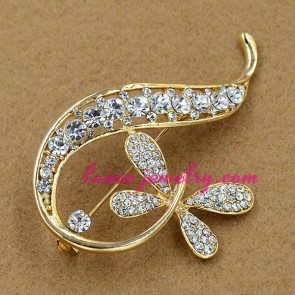 Glittering rhinestone beads decorated brooch