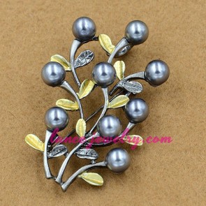 Classic dark grey color imitation pearls brooch