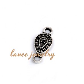 Zinc alloy pendant,a 18mm long pendant, water drop shaped with two circles on the both sides, small water drop shaped in the middle, small beads printed