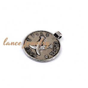 Zinc alloy pendant,a 4g round pendant with two sickles on the face