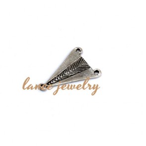 Zinc alloy pendant,a 2g triangle pendant with line patterns printed