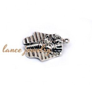 Zinc alloy pendant,a 9g person shaped pendant with straight lines printed
