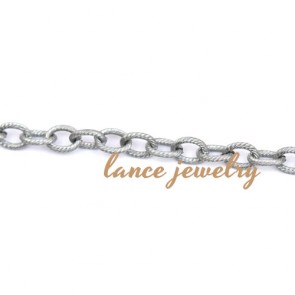 Best selling small-sized cross linking iron chain with white or gold