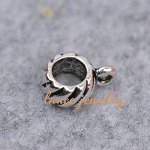 Special ring shaped 0.77g zinc alloy pendant for wholesale