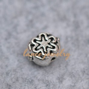 Sea star shaped 0.94g zinc alloy pendant for wholesale