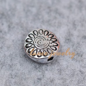 Sun flower shaped 0.75g zinc alloy pendant