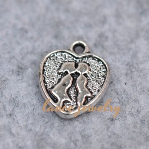 Popular love shaped 1.03g zinc alloy pendant 