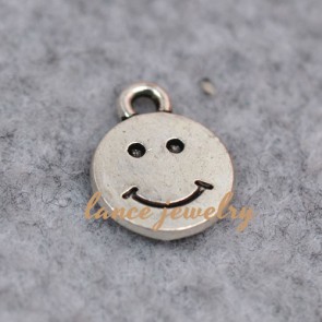 Best popular smile face 0.57g zinc alloy pendant