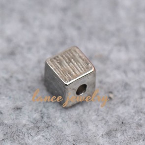 Direct factory best quality 1.2g zinc alloy pendant in silver color