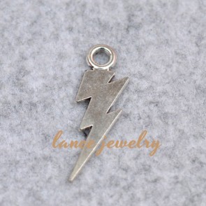 Yiwu New Design Lightning Symbol Alloy Zinc Pendant