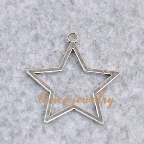 Hot supply Yiwu star shaped zinc alloy pendant