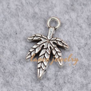 Yiwu OEM Olive Leaf Zinc Alloy Jewelry  Pendant 