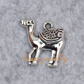 Wholesale direct camel shaped zinc alloy pendant 