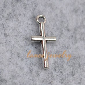 Classical ordinary cross shaped pendant in zinc alloy